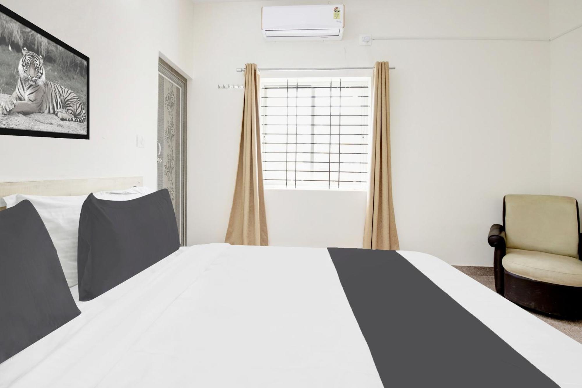 Hotel O Sri Manjunatha Deluxe Suites バンガロール エクステリア 写真