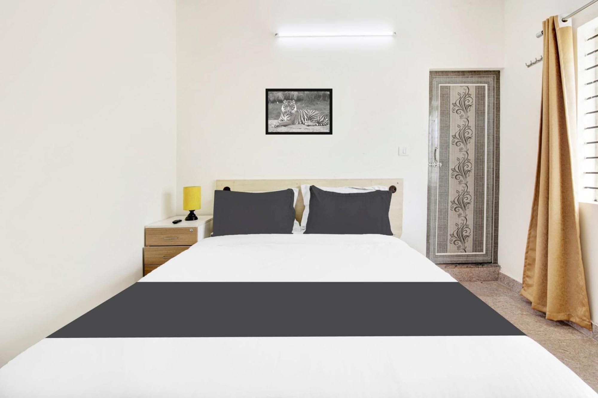 Hotel O Sri Manjunatha Deluxe Suites バンガロール エクステリア 写真
