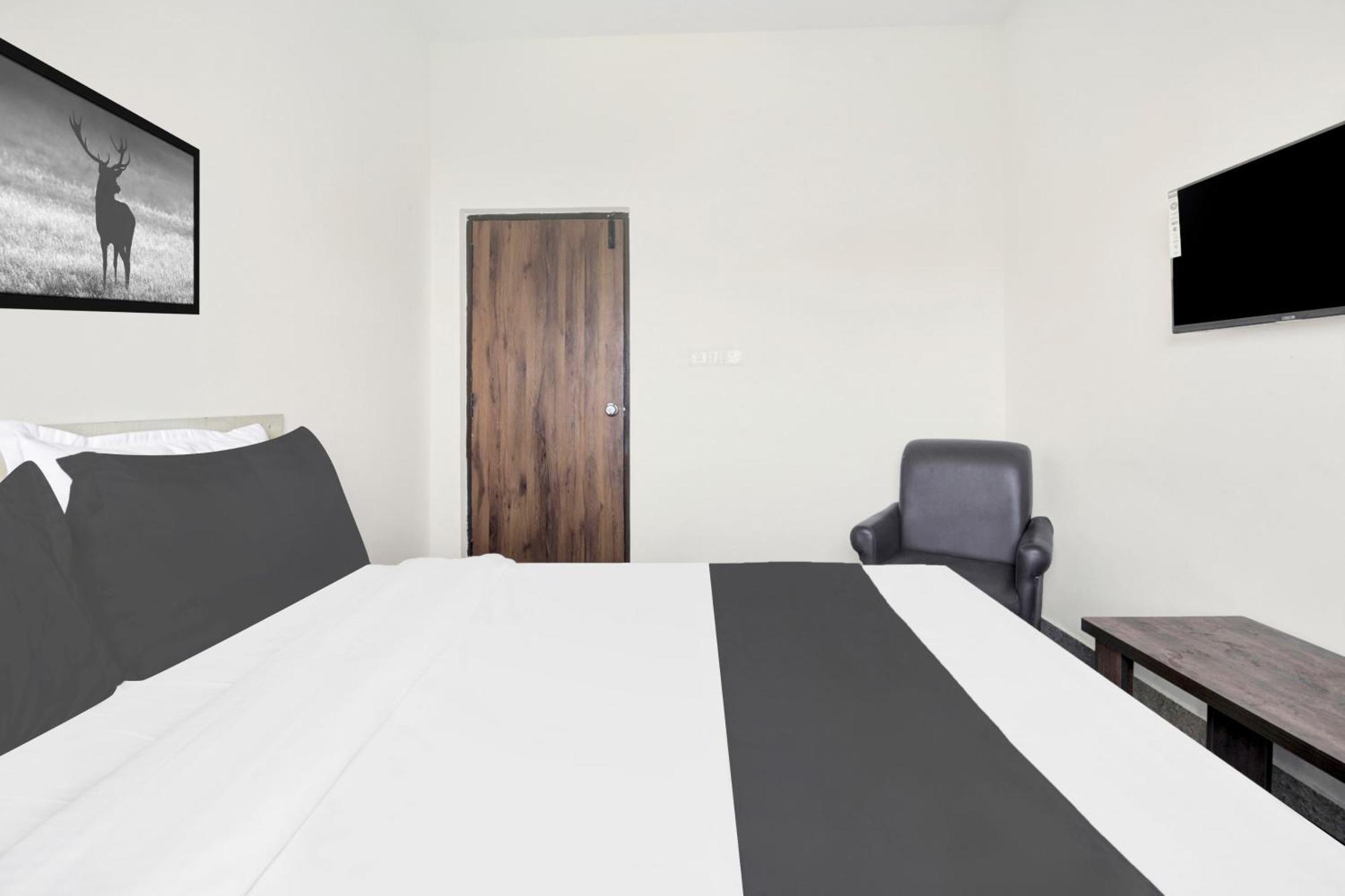 Hotel O Sri Manjunatha Deluxe Suites バンガロール エクステリア 写真